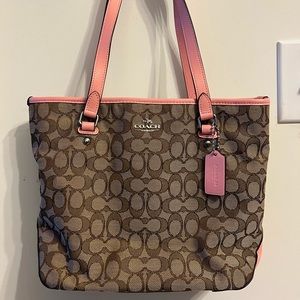 Coach pink/brown purse in excellent condition